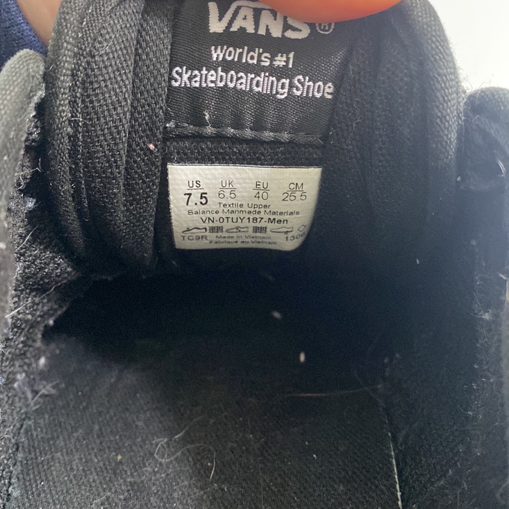 Vans - Picture 3 of 3